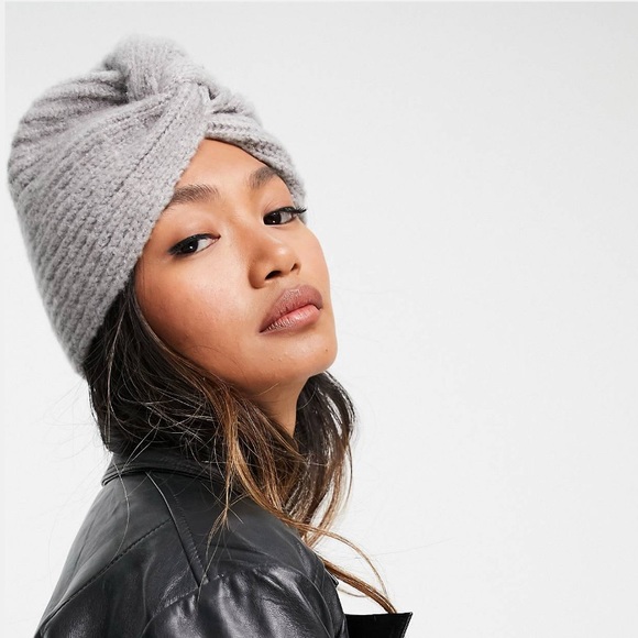 ASOS Accessories - a s o s • twist front knitted beanie